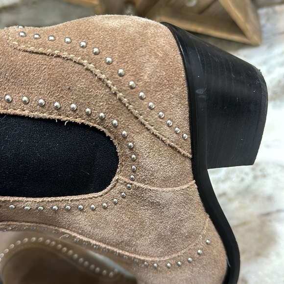 PAIGE Willa Studded Chelsea Ankle Boot 7 - Picture 7 of 12
